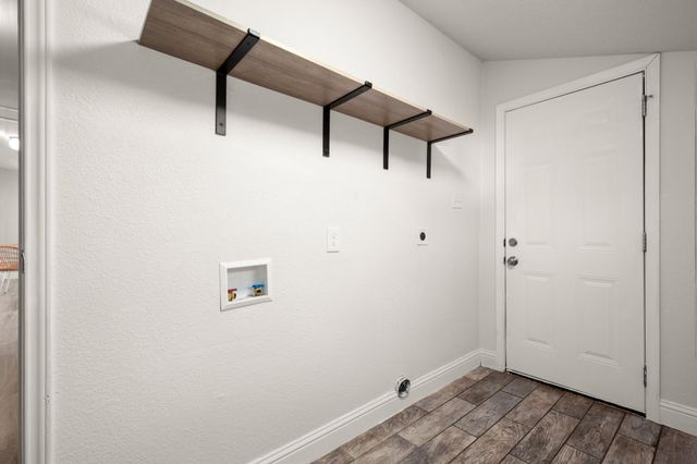 918 W 3rd ST, Taylor, TX 76574