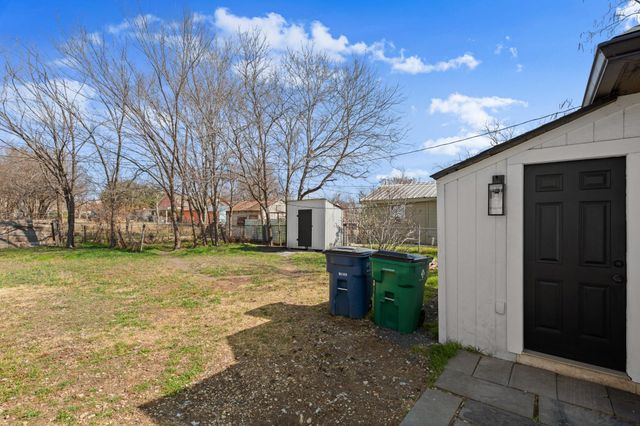 918 W 3rd ST, Taylor, TX 76574