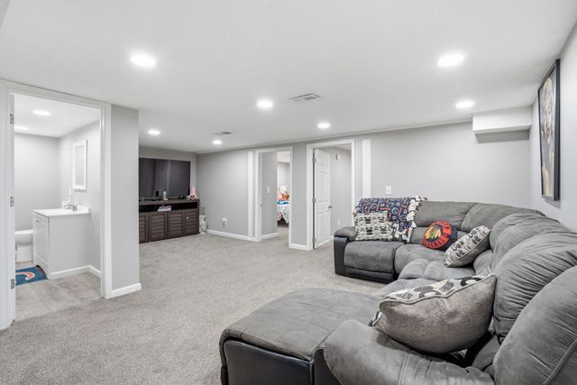 2550 26th Street, Rock Island, IL 61201