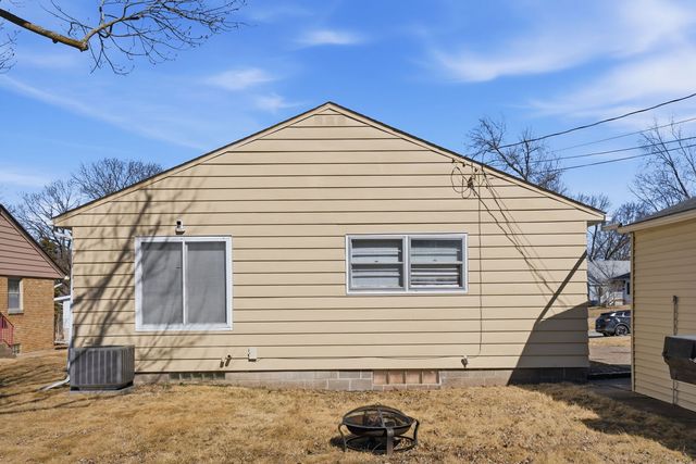 2550 26th Street, Rock Island, IL 61201