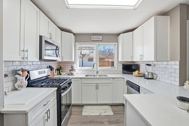 2550 26th Street, Rock Island, IL 61201