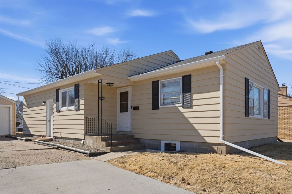 2550 26th Street, Rock Island, IL 61201