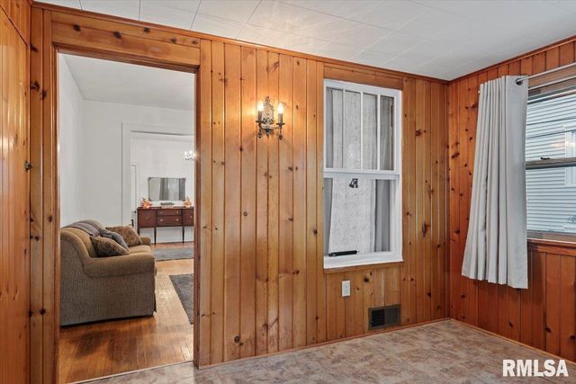 121 CITY Place, Jacksonville, IL 62650