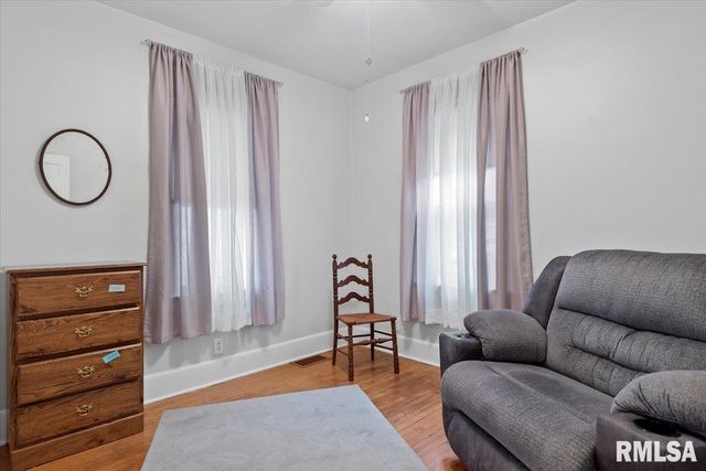 121 CITY Place, Jacksonville, IL 62650