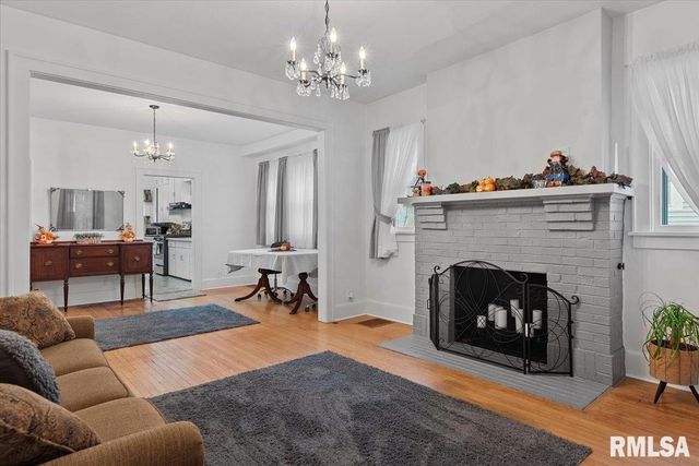 121 CITY Place, Jacksonville, IL 62650