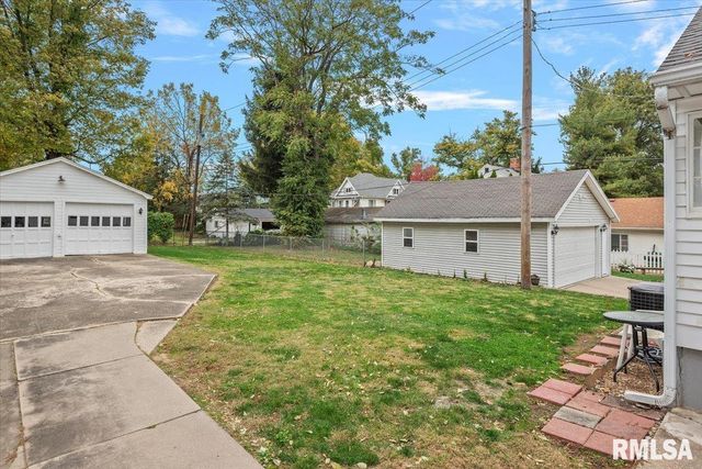 121 CITY Place, Jacksonville, IL 62650