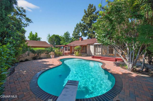 11140 White Oak Avenue, Granada Hills, CA 91344