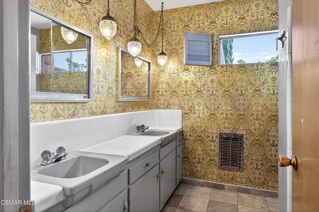 11140 White Oak Avenue, Granada Hills, CA 91344