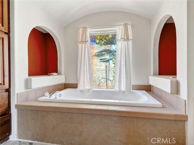 2564 Indian Hill Road, Clearlake Oaks, CA 95423