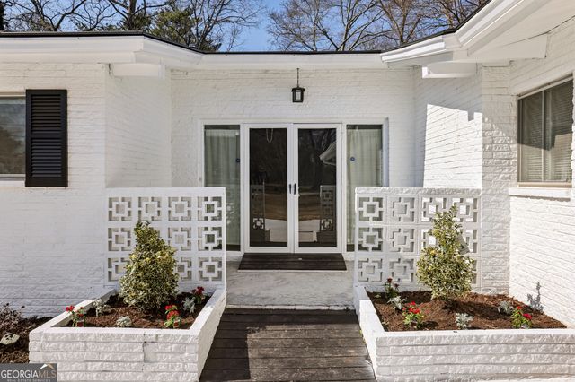 1050 rays Road, Stone Mountain, GA 30083