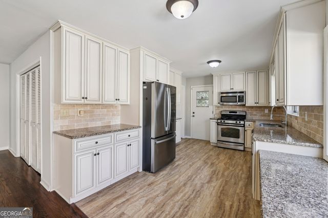 1050 rays Road, Stone Mountain, GA 30083