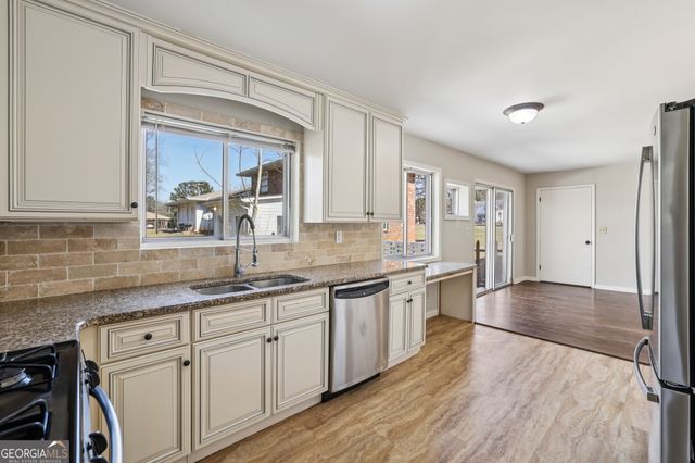 1050 rays Road, Stone Mountain, GA 30083