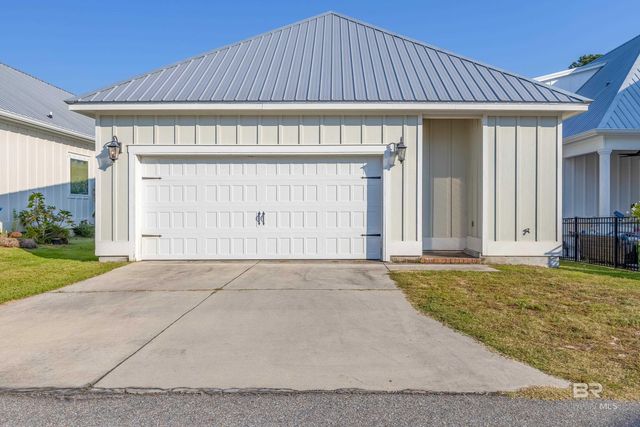2616 Arcadia Street, Gulf Shores, AL 36542