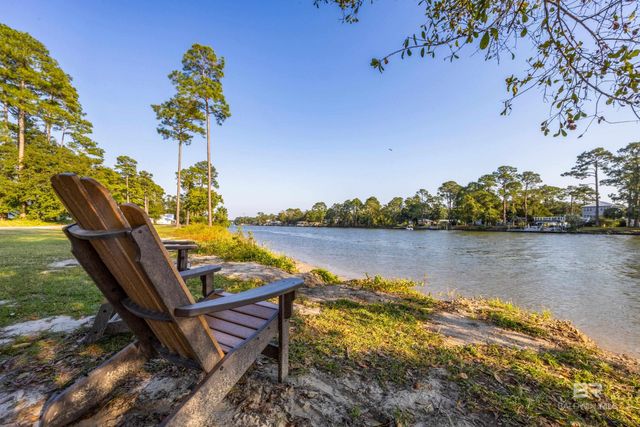 2616 Arcadia Street, Gulf Shores, AL 36542