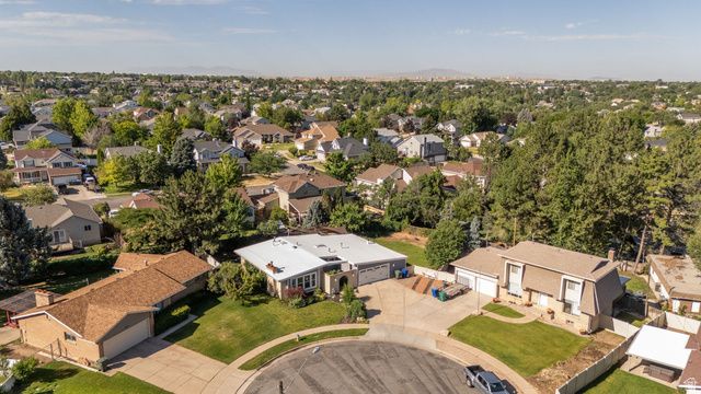 4833 S VAN BUREN AVE, Ogden, UT 84403