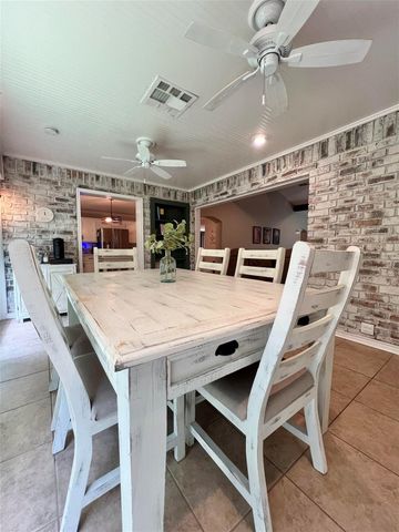 425 Lawrence Lane, Vidor, TX 77662