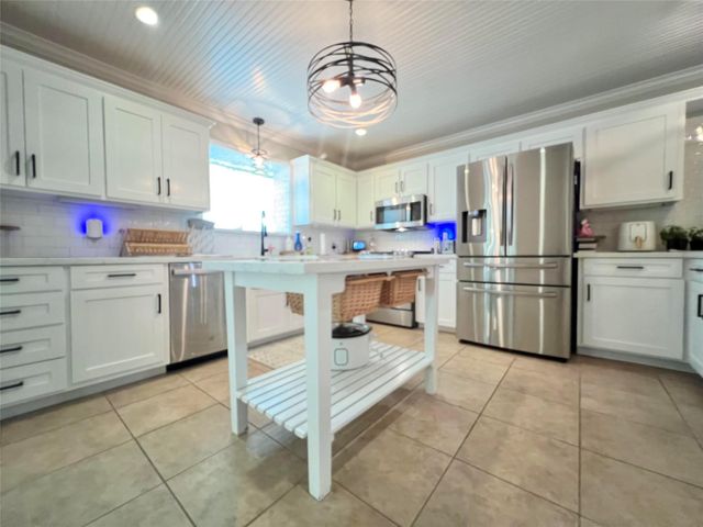 425 Lawrence Lane, Vidor, TX 77662