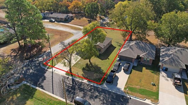 732 E Bullock Street, Denison, TX 75021