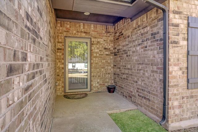 732 E Bullock Street, Denison, TX 75021