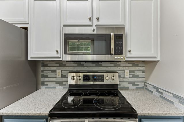 2271 Dewey Dr Apt J4, Spring Hill, TN 37174