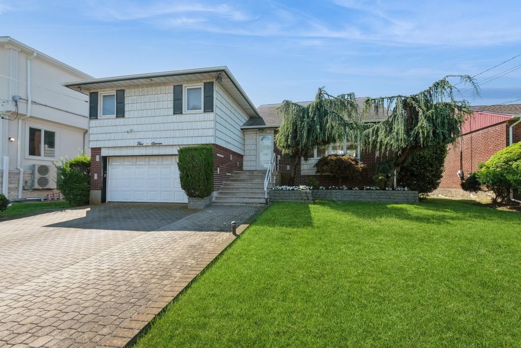 511 Redwood Drive, Cedarhurst, NY 11516
