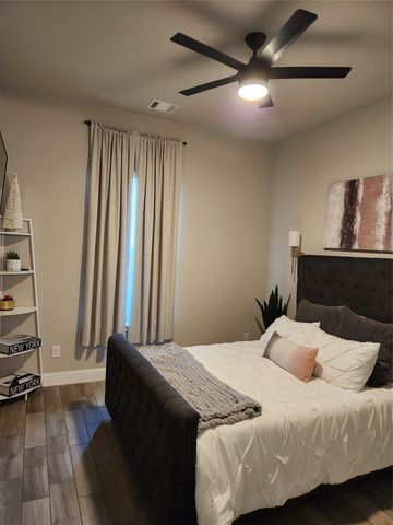 1000 Nogalito Avenue, Crowley, TX 76036