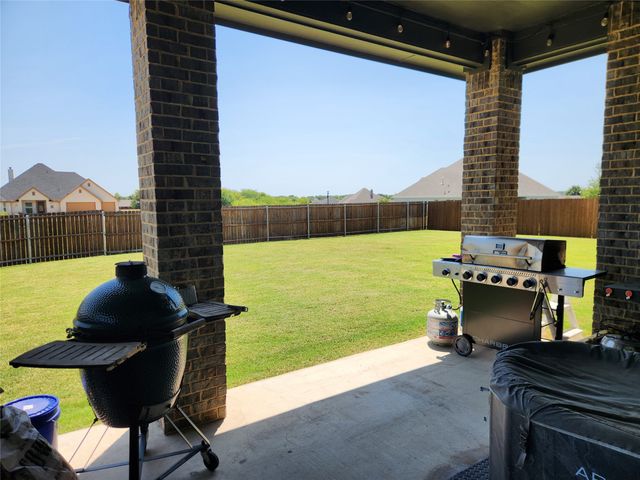 1000 Nogalito Avenue, Crowley, TX 76036