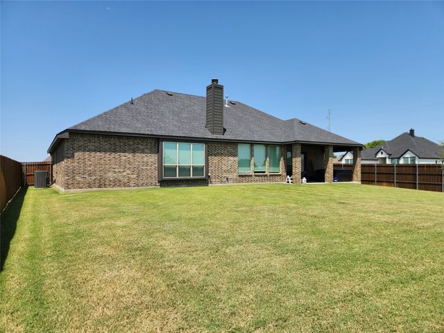 1000 Nogalito Avenue, Crowley, TX 76036