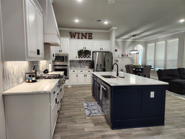 1000 Nogalito Avenue, Crowley, TX 76036
