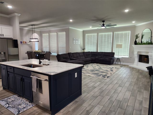 1000 Nogalito Avenue, Crowley, TX 76036