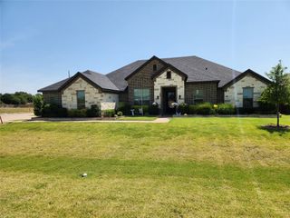 1000 Nogalito Avenue, Crowley, TX 76036