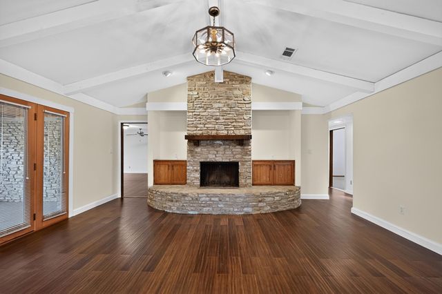 29 Country Oaks DR, Buda, TX 78610