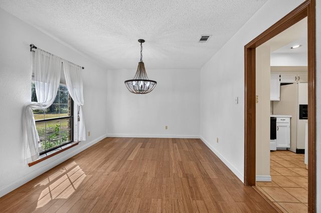 29 Country Oaks DR, Buda, TX 78610
