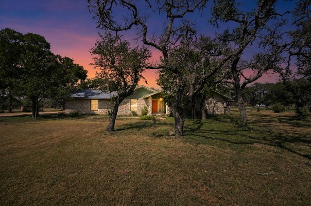 29 Country Oaks DR, Buda, TX 78610