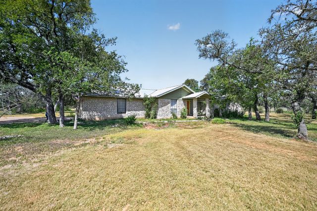 29 Country Oaks DR, Buda, TX 78610
