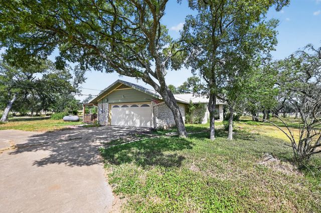 29 Country Oaks DR, Buda, TX 78610
