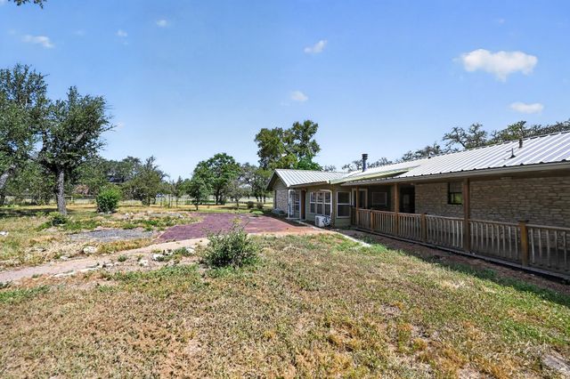 29 Country Oaks DR, Buda, TX 78610