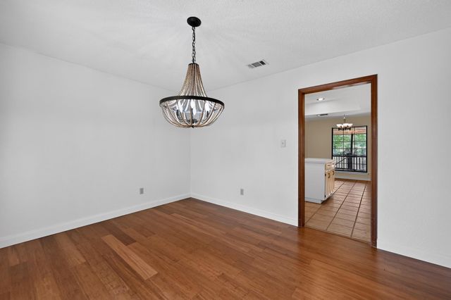 29 Country Oaks DR, Buda, TX 78610