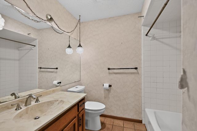 29 Country Oaks DR, Buda, TX 78610