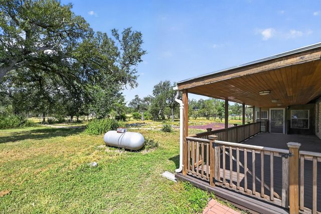 29 Country Oaks DR, Buda, TX 78610