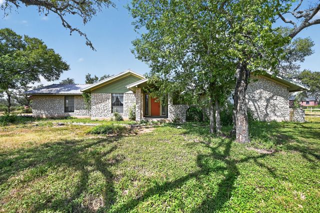 29 Country Oaks DR, Buda, TX 78610