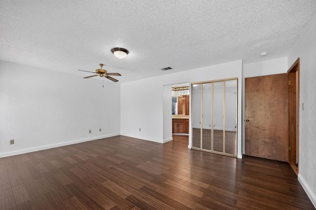 29 Country Oaks DR, Buda, TX 78610