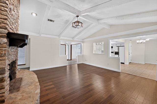 29 Country Oaks DR, Buda, TX 78610