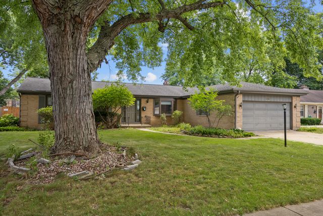 1441 Maple Lane, Elgin, IL 60123