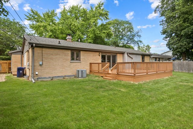 1441 Maple Lane, Elgin, IL 60123