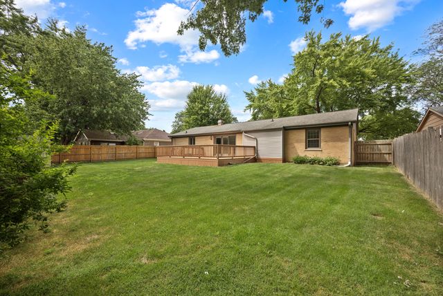 1441 Maple Lane, Elgin, IL 60123