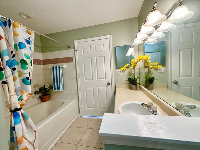 10534 WHITE LAKE COURT 10534, Tampa, FL 33626