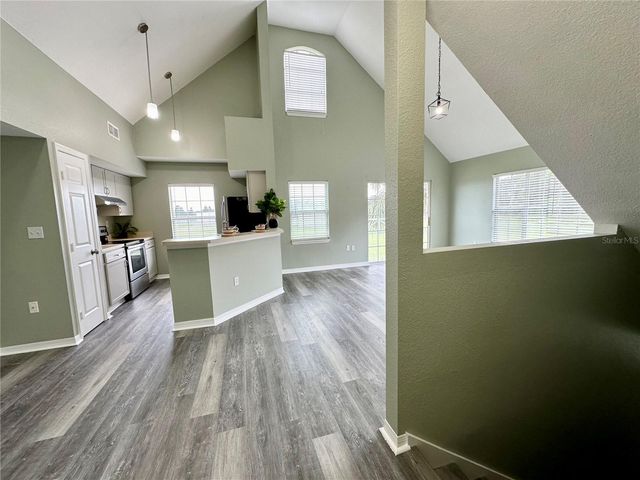 10534 WHITE LAKE COURT 10534, Tampa, FL 33626