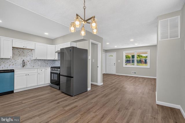 1524 BARKLEY AVE, Baltimore, MD 21221