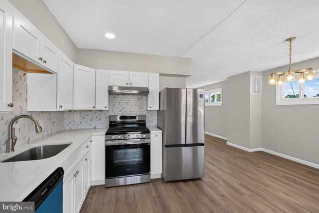 1524 BARKLEY AVE, Baltimore, MD 21221